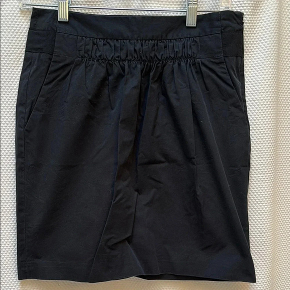 Banana Republic Chic Black Skirt, size 0 - Picture 1 of 8
